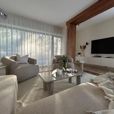 Luxury Hills Pool,spa,grill,bar, & Parking Vila *