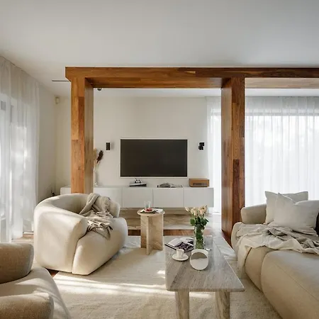 Luxury Hills Pool,spa,grill,bar, & Parking * Praha