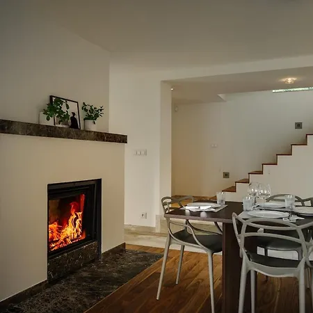 Luxury Hills Pool,spa,grill,bar, & Parking Praha
