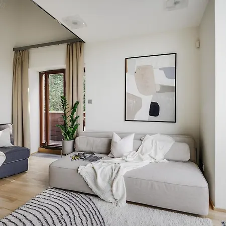 Luxury Hills Pool,spa,grill,bar, & Parking * Praha
