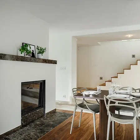 Luxury Hills Pool,spa,grill,bar, & Parking * Praha