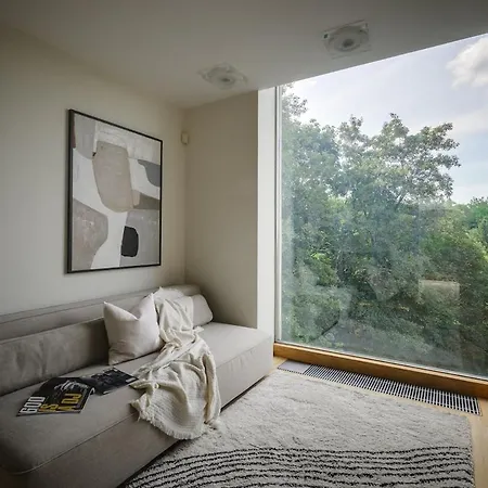 Luxury Hills Pool,spa,grill,bar, & Parking * براغ